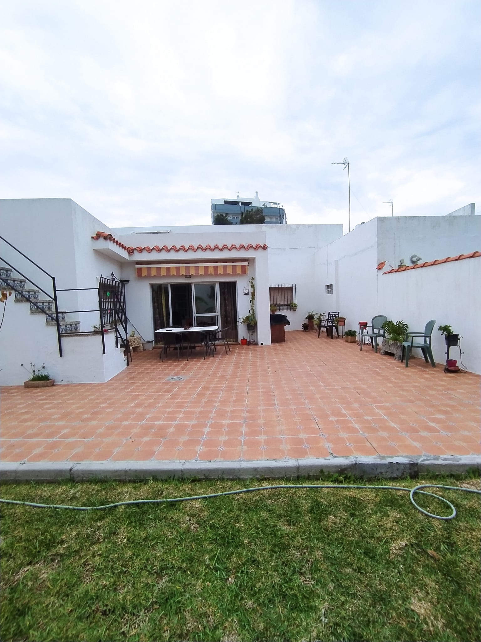 For sale of house in San Fernando