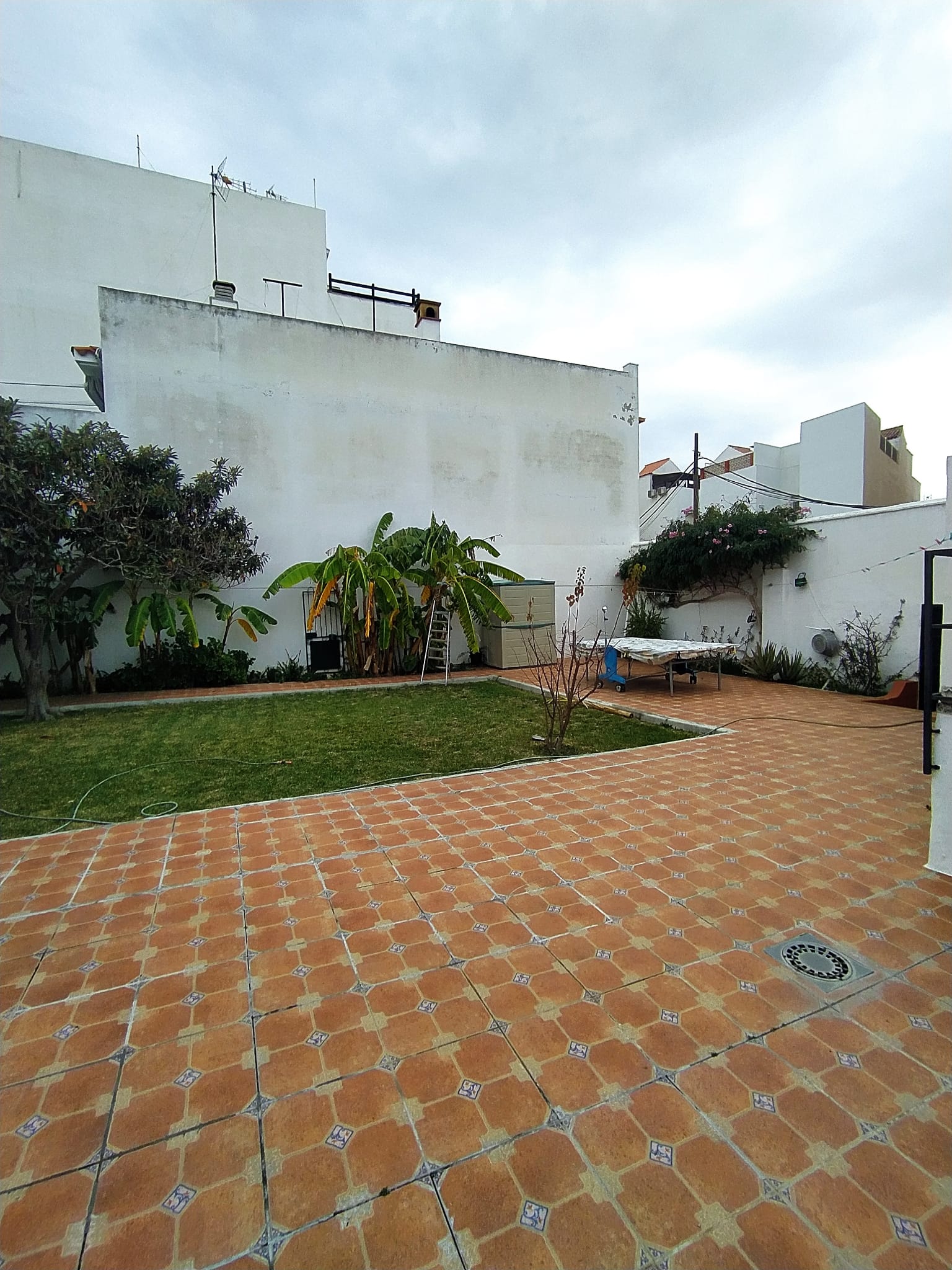 For sale of house in San Fernando