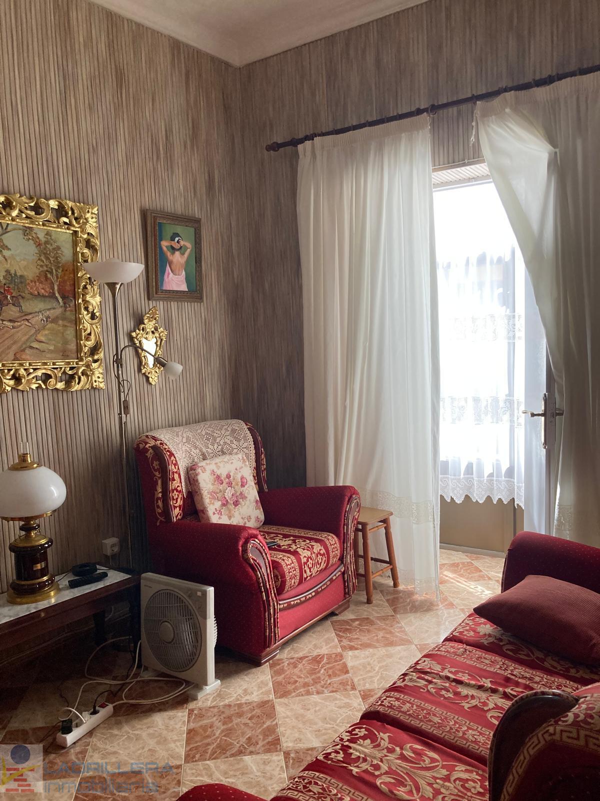 For sale of house in San Fernando