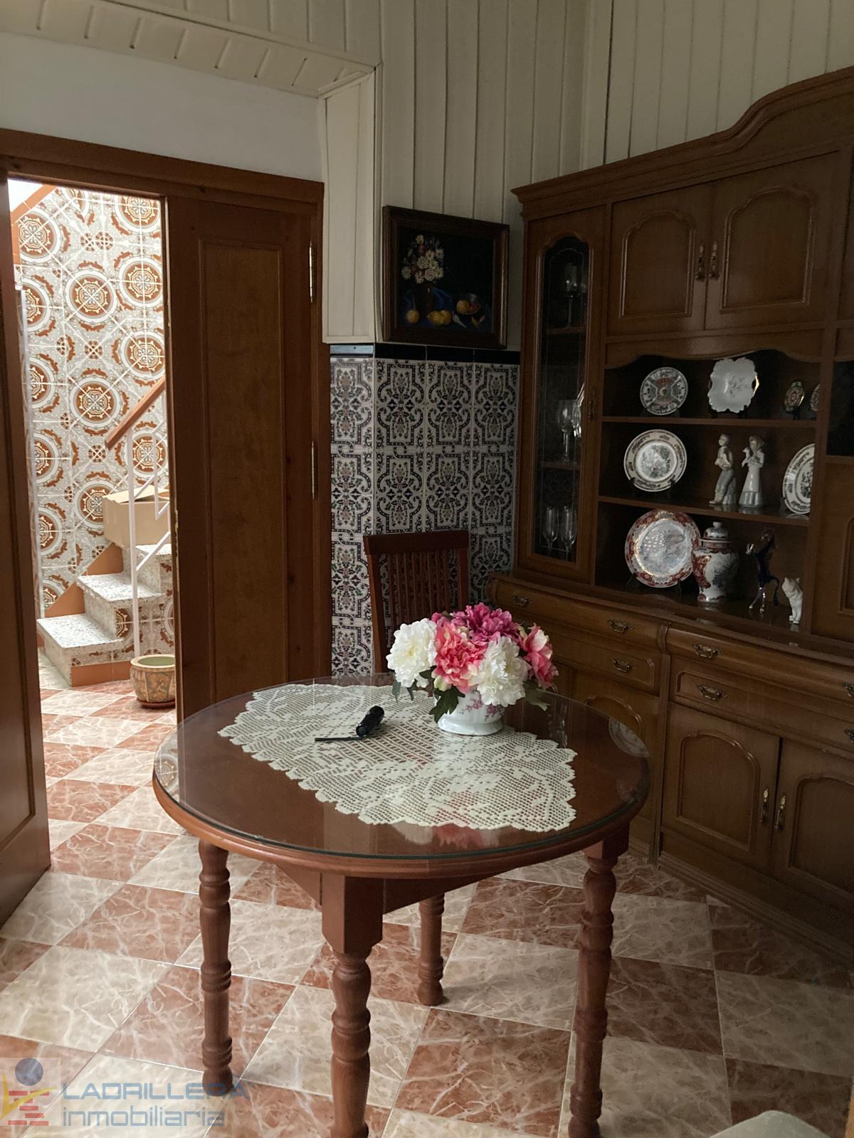 For sale of house in San Fernando