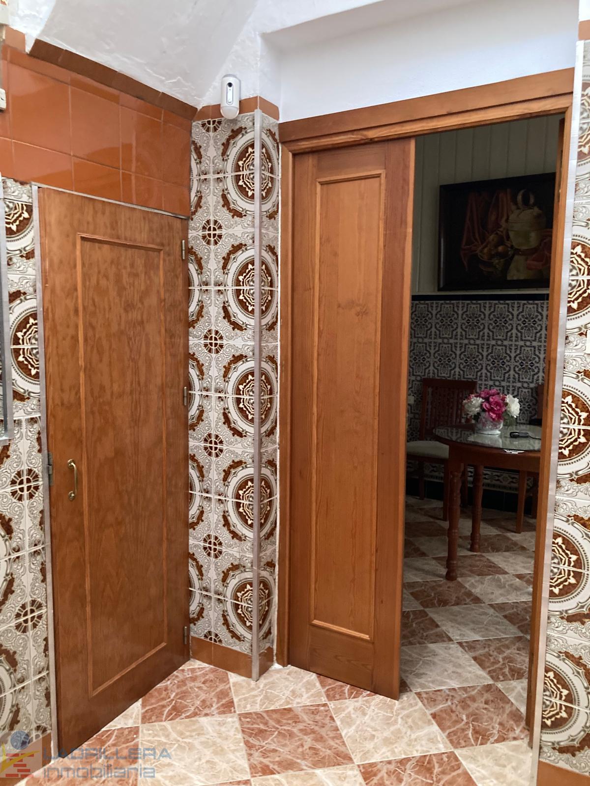 For sale of house in San Fernando