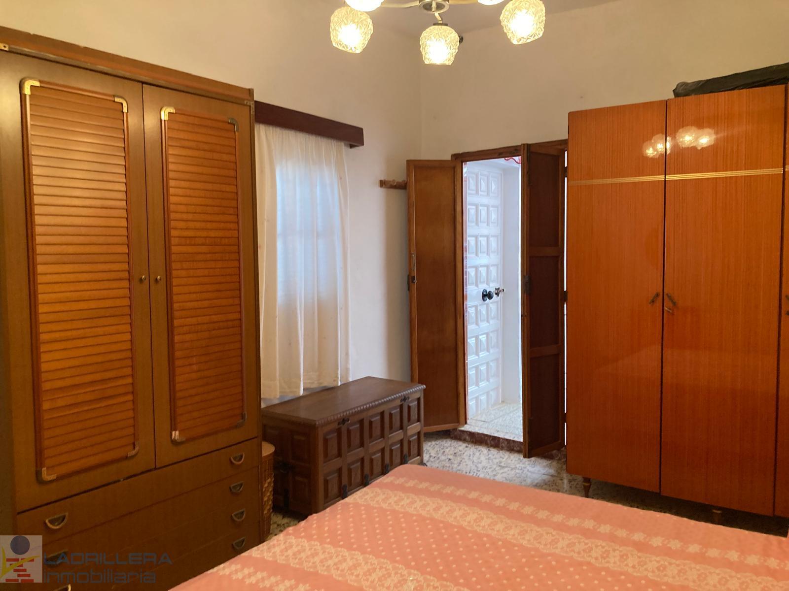 For sale of house in San Fernando