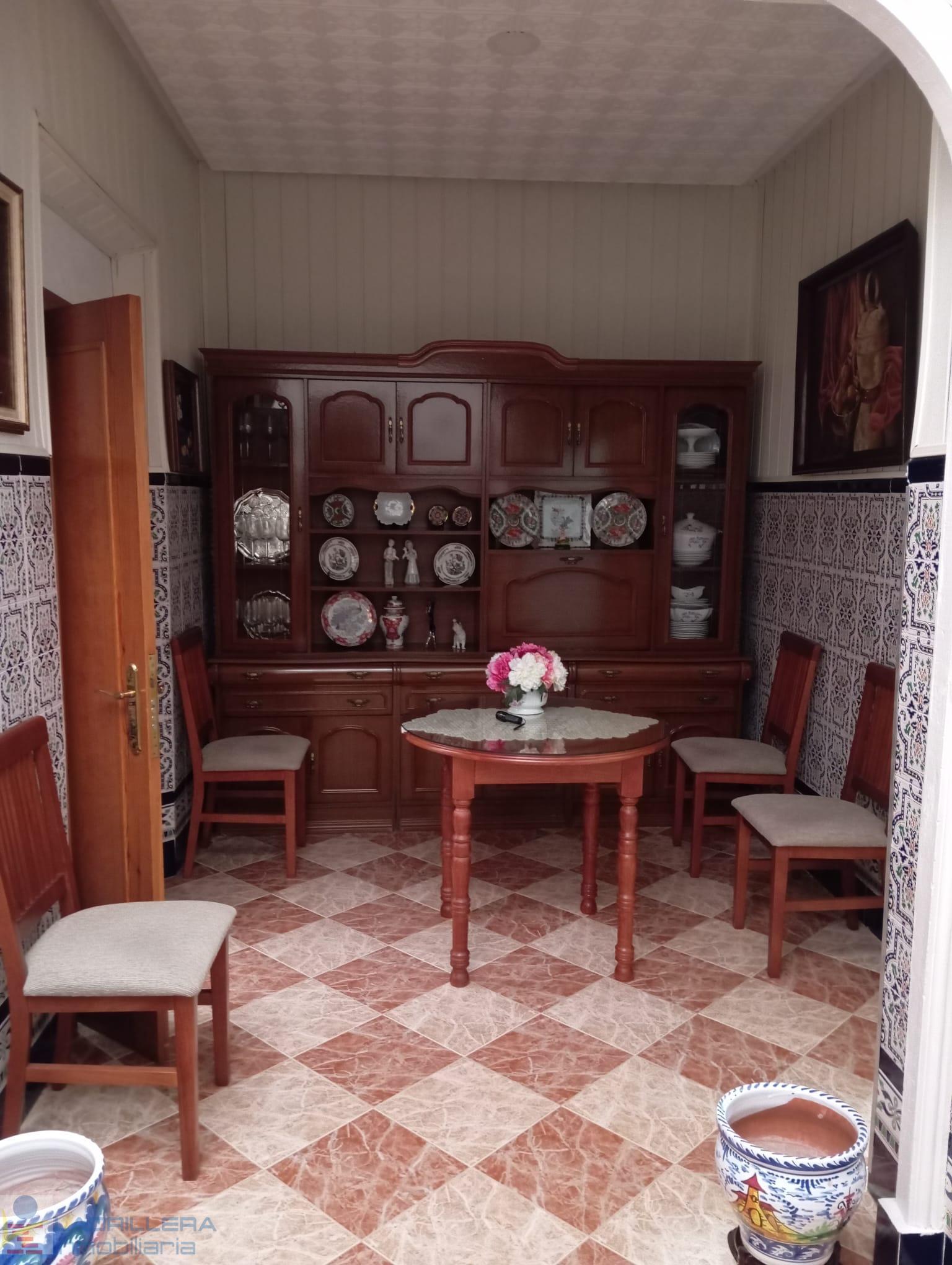 For sale of house in San Fernando