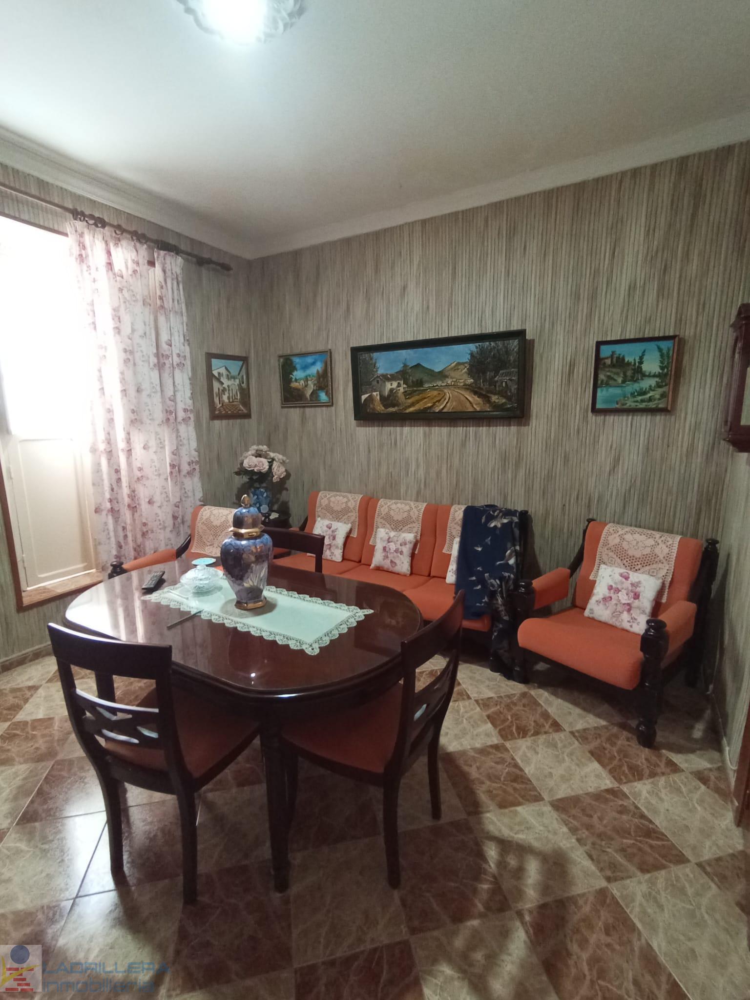 For sale of house in San Fernando