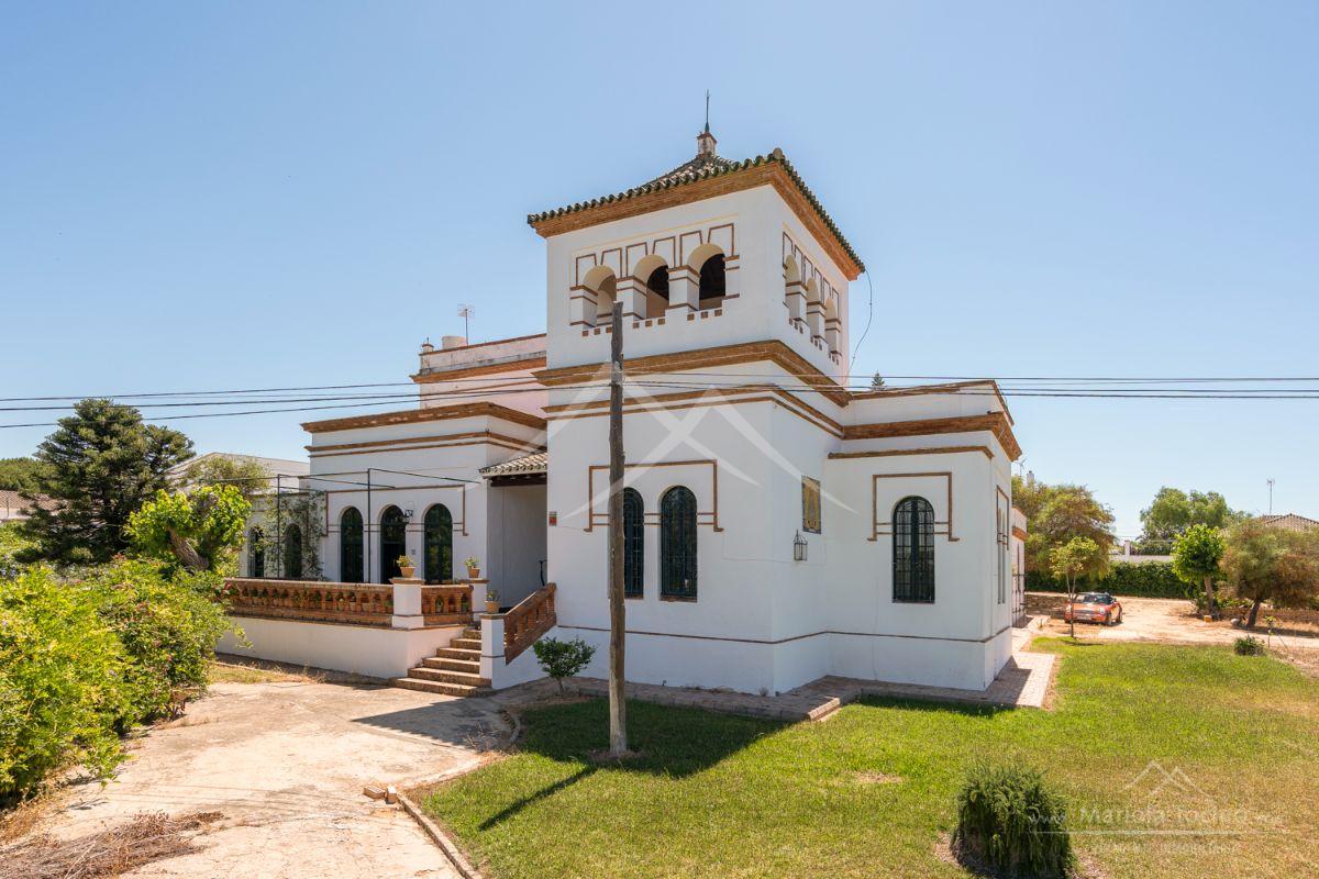 For sale of villa in Sanlúcar de Barrameda