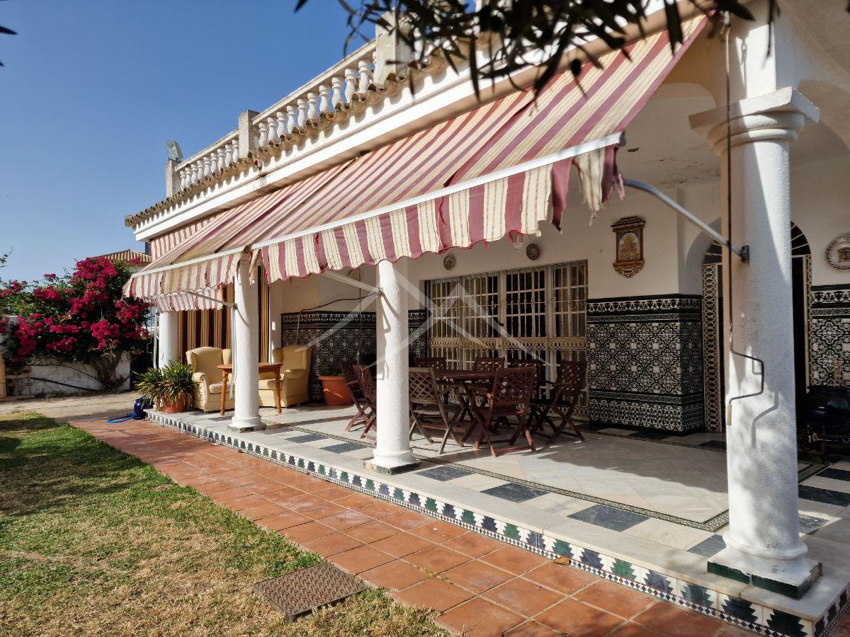 For sale of chalet in Chiclana de la Frontera