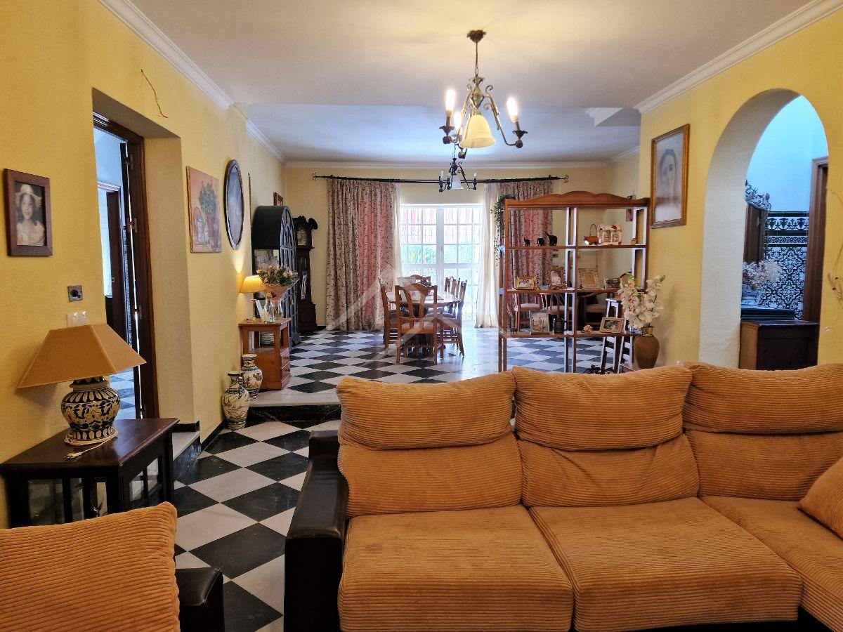 For sale of chalet in Chiclana de la Frontera