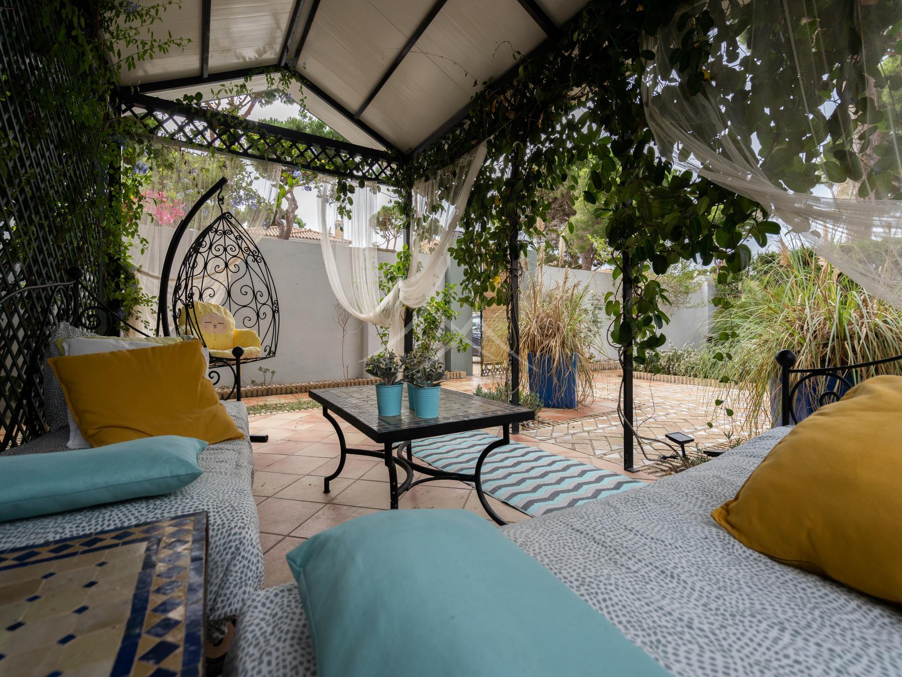 For sale of chalet in Chiclana de la Frontera