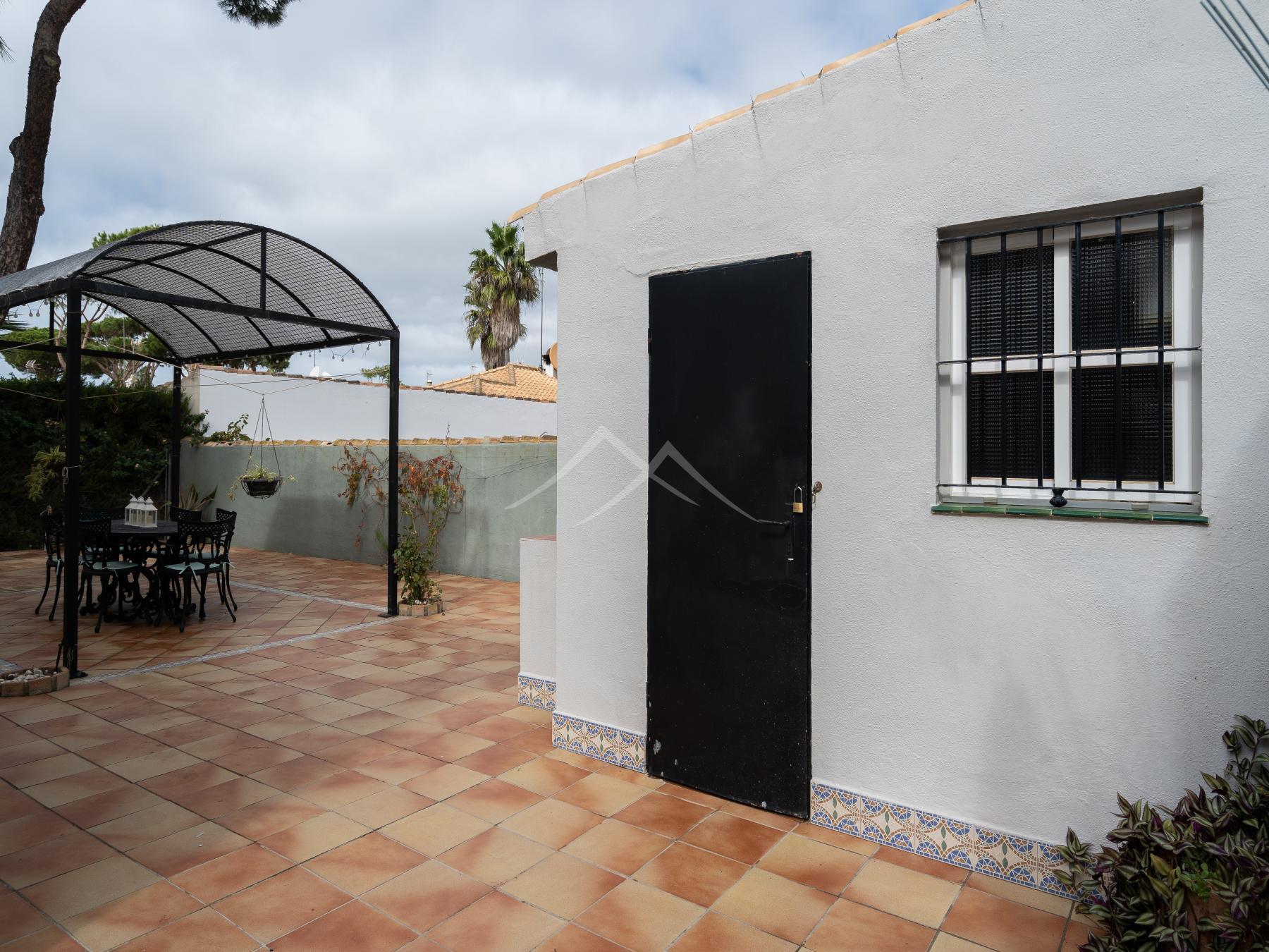 For sale of chalet in Chiclana de la Frontera