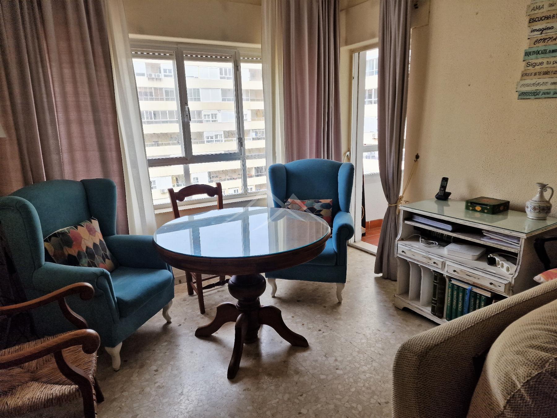 For sale of flat in Cádiz