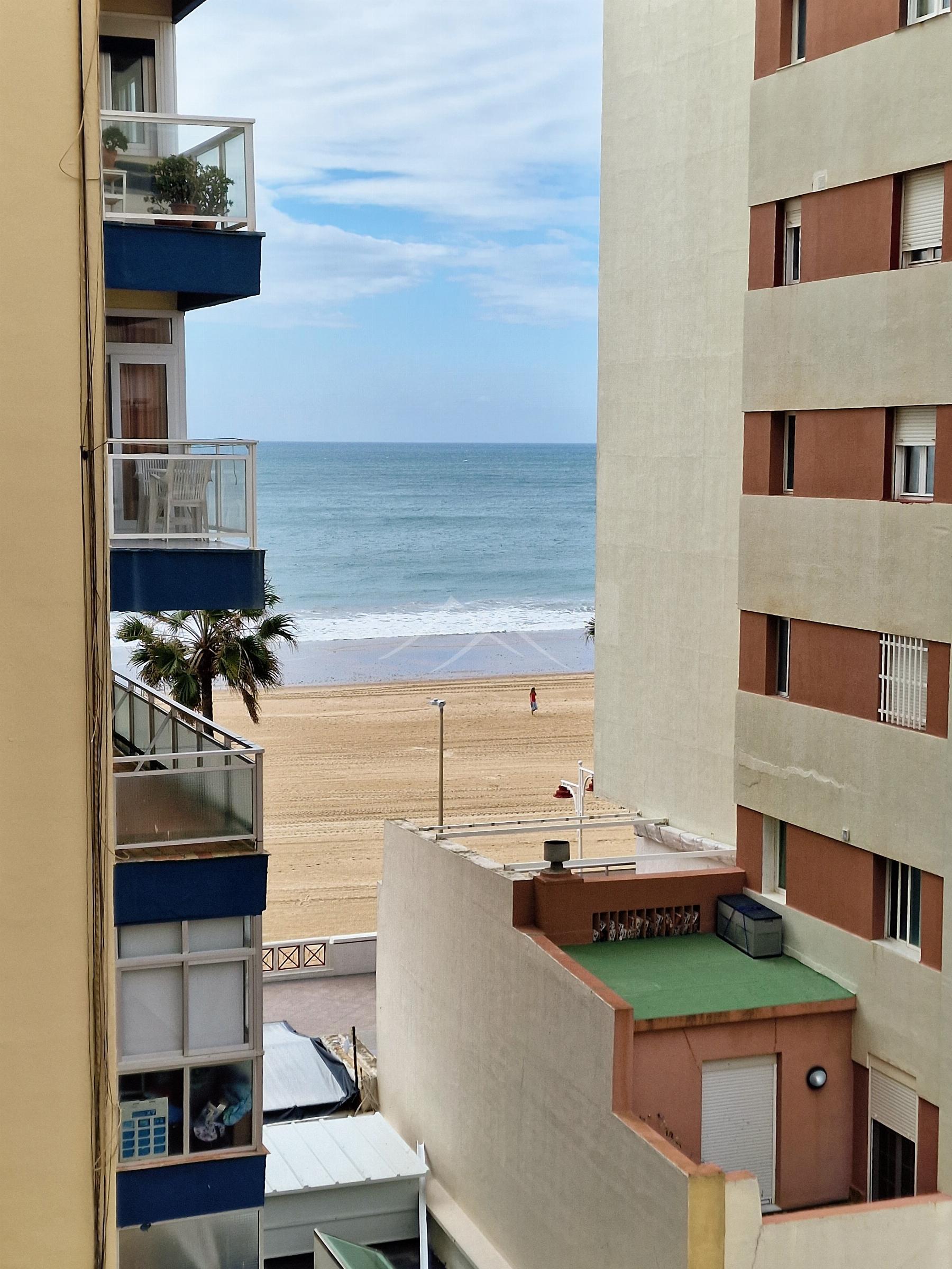 For sale of flat in Cádiz