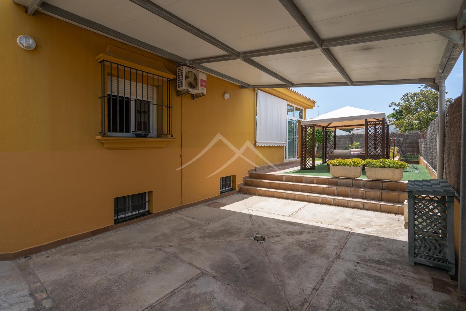 For sale of chalet in El Puerto de Santa María