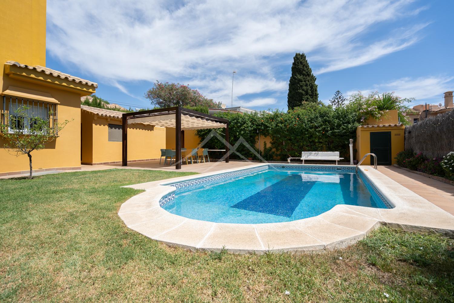 For sale of chalet in El Puerto de Santa María