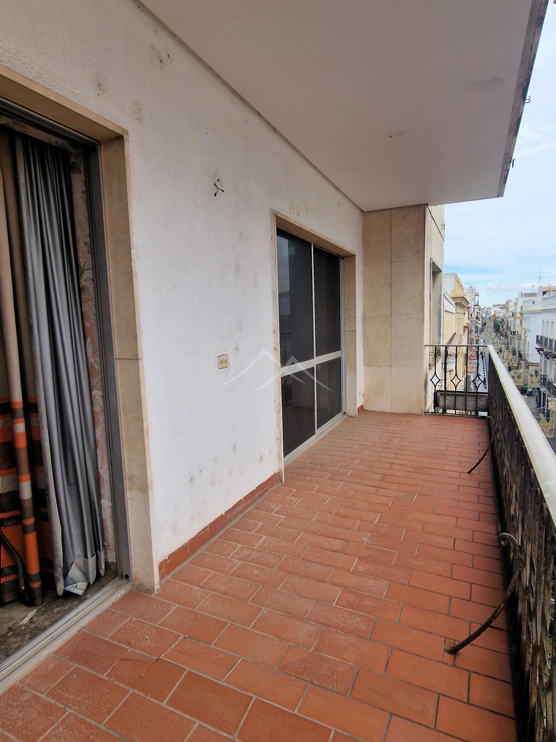 For sale of flat in El Puerto de Santa María