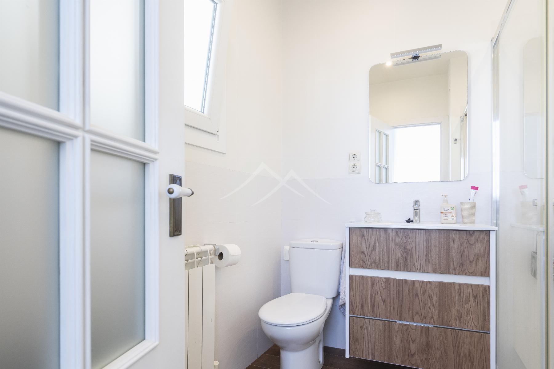 Suite bathroom