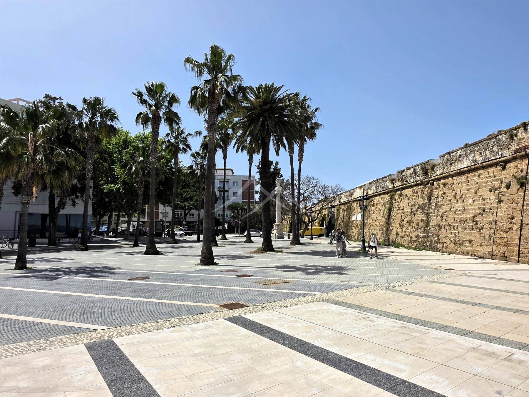 For sale of flat in Cádiz
