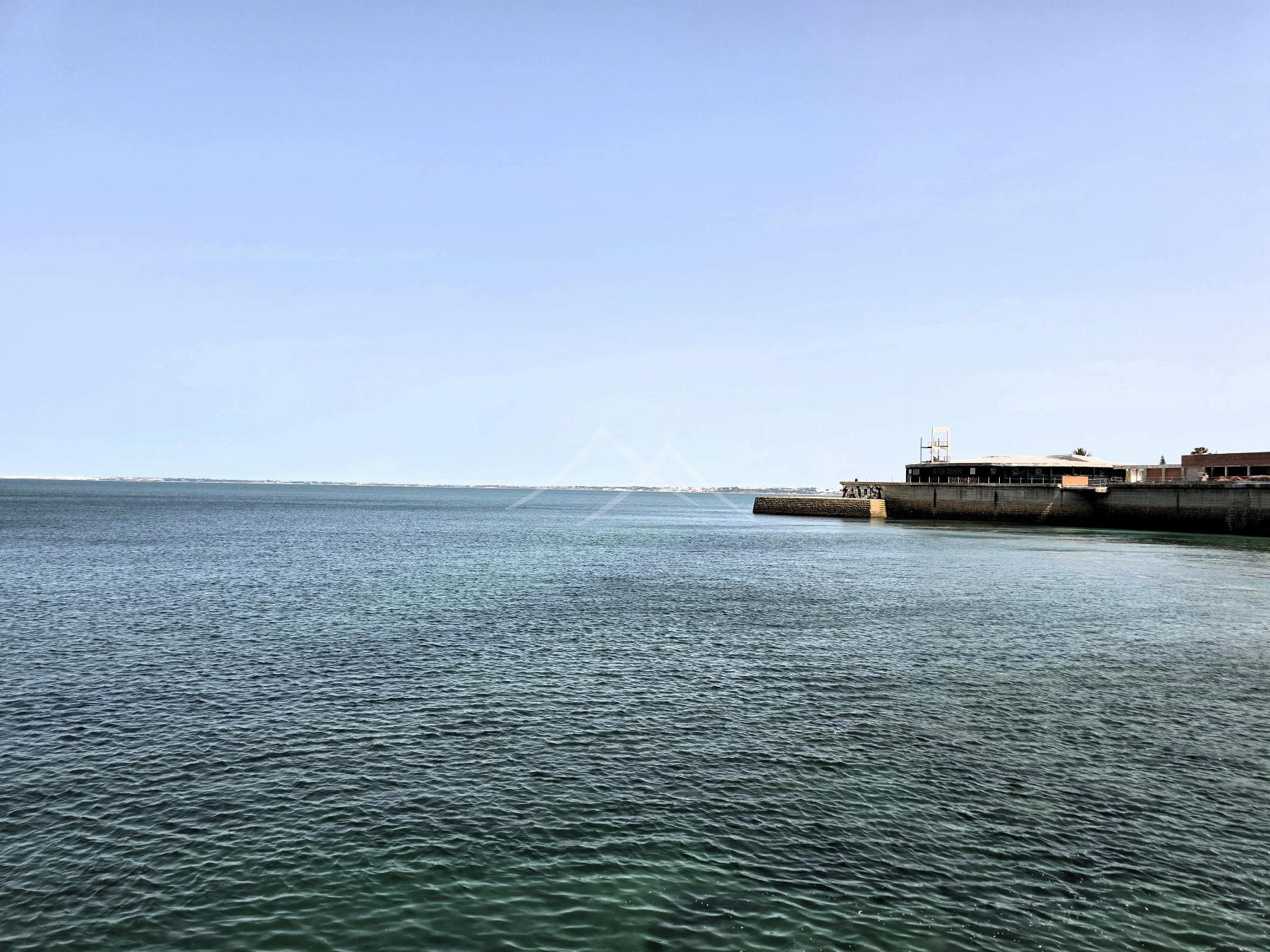 For sale of flat in Cádiz