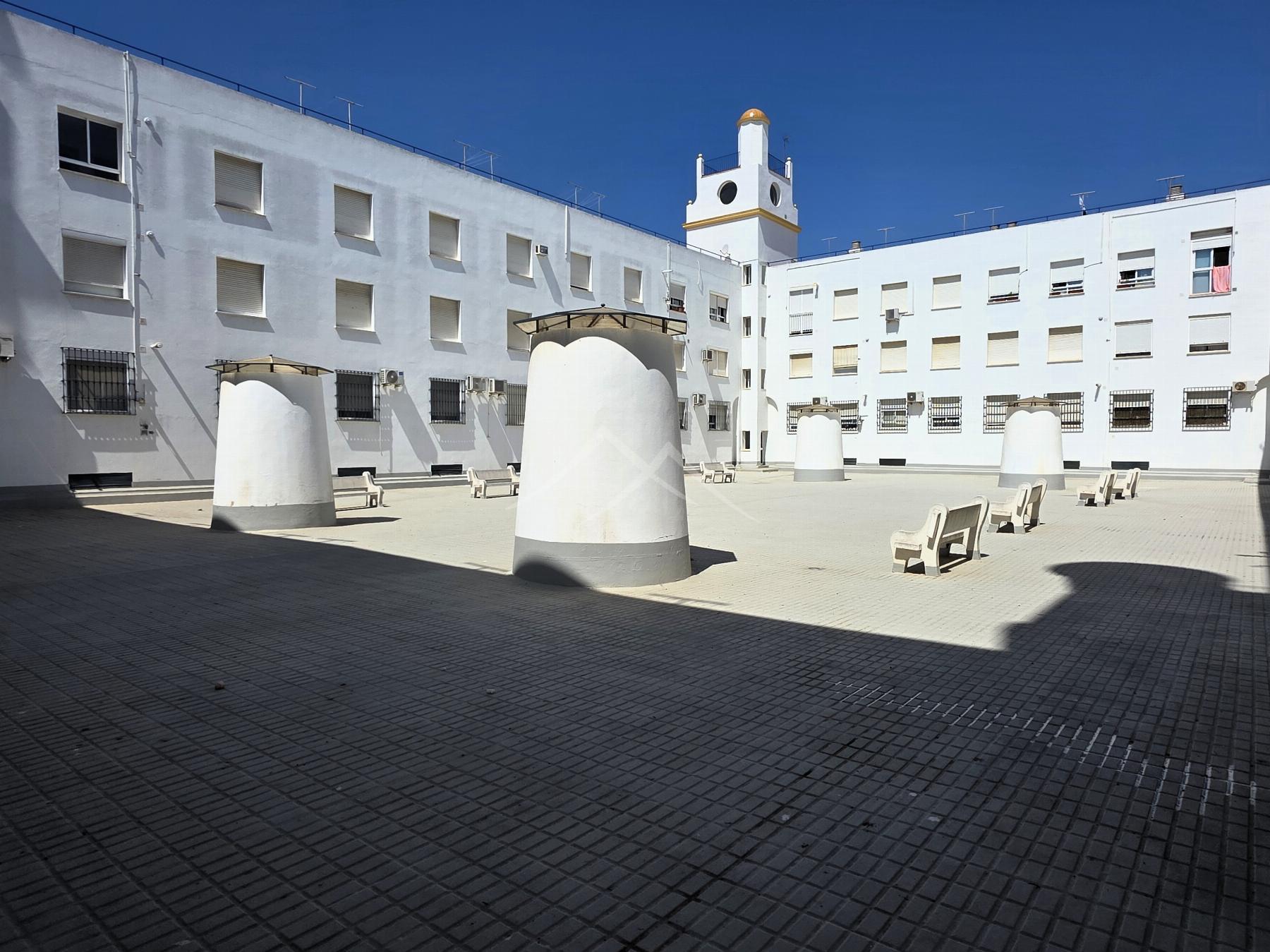 For sale of flat in El Puerto de Santa María