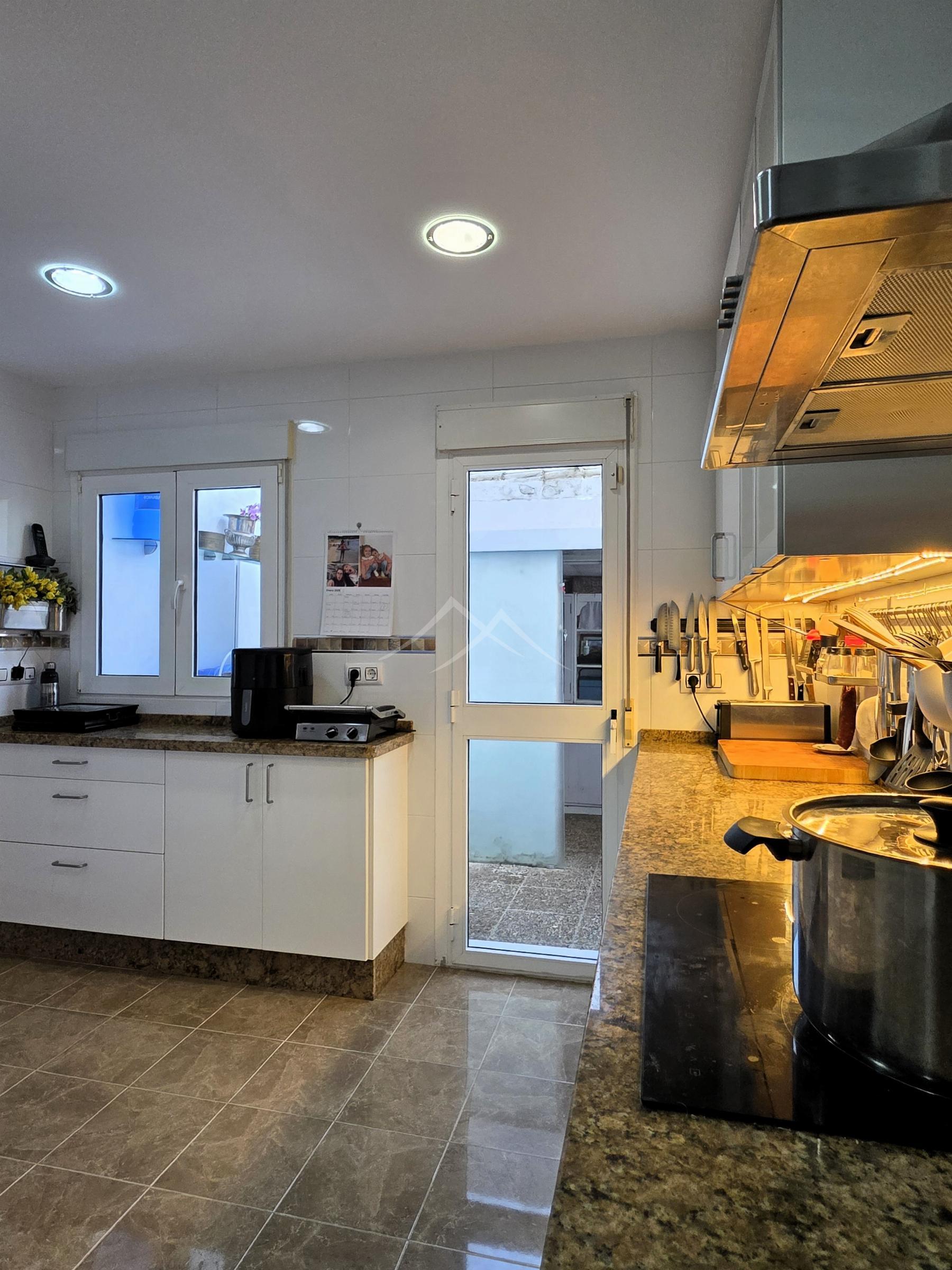 For sale of chalet in El Puerto de Santa María