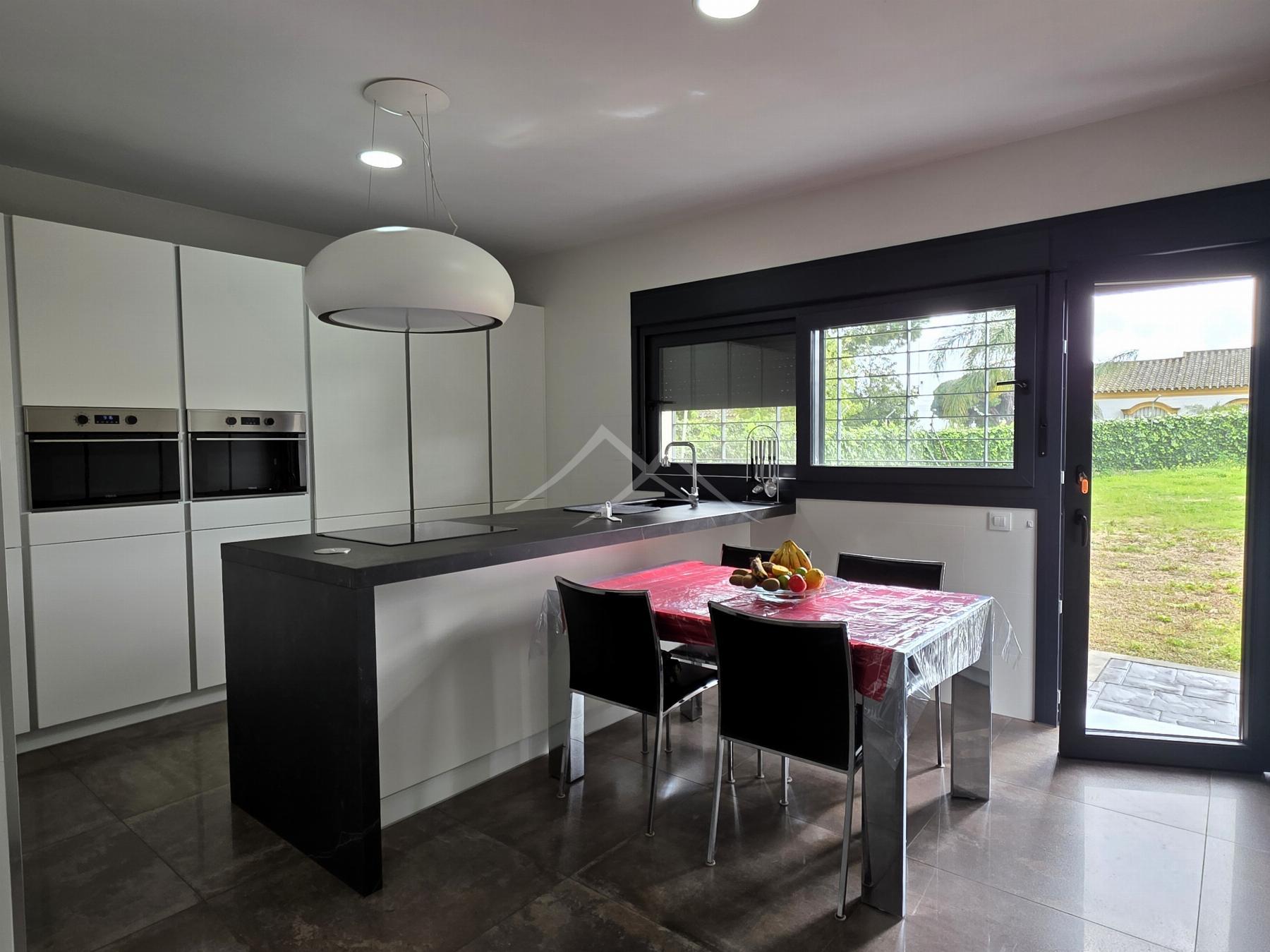 For sale of chalet in El Puerto de Santa María