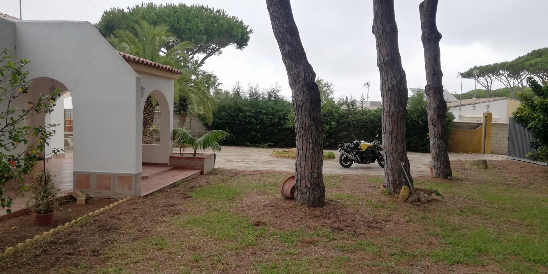 For sale of chalet in Chiclana de la Frontera