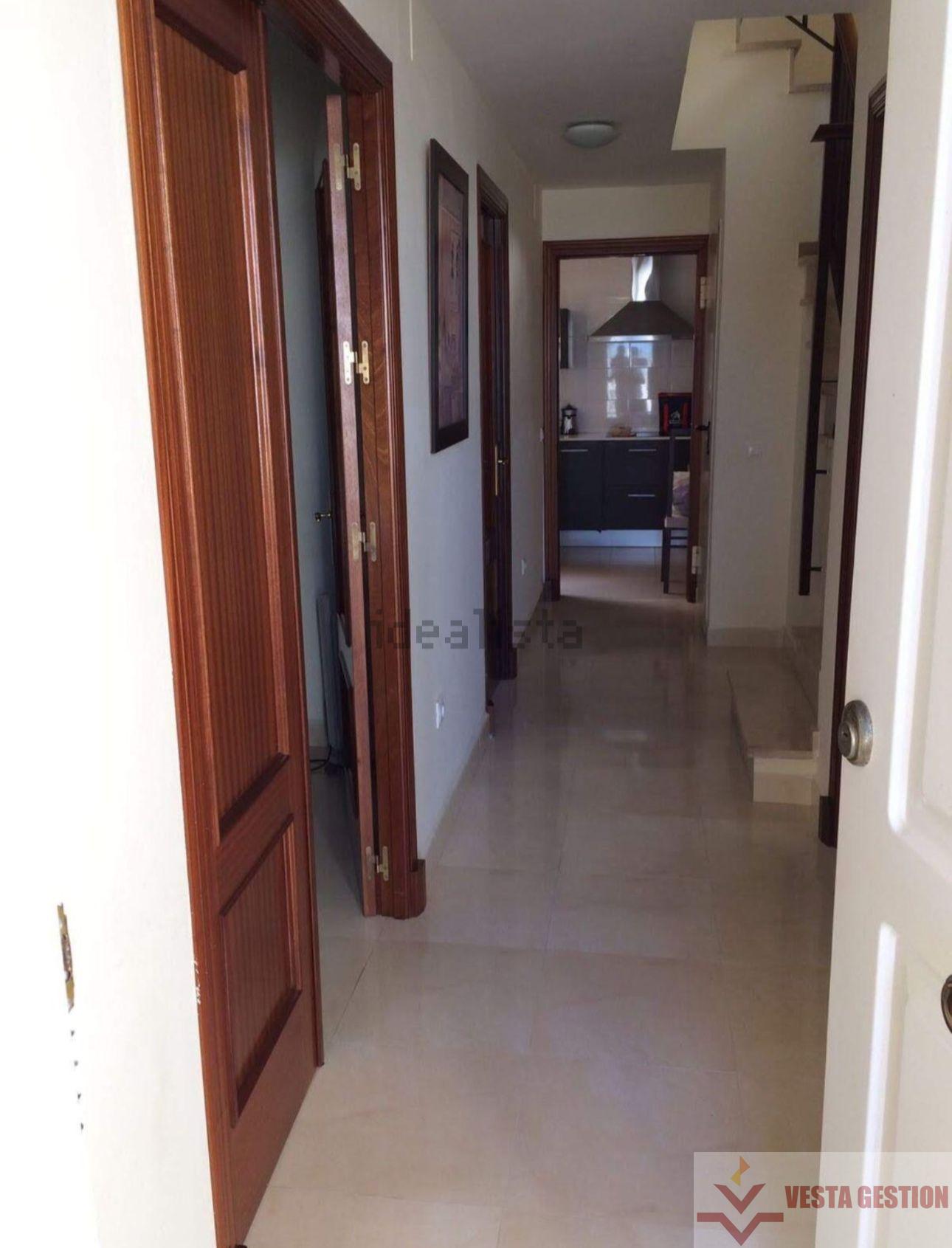 For sale of house in San Fernando
