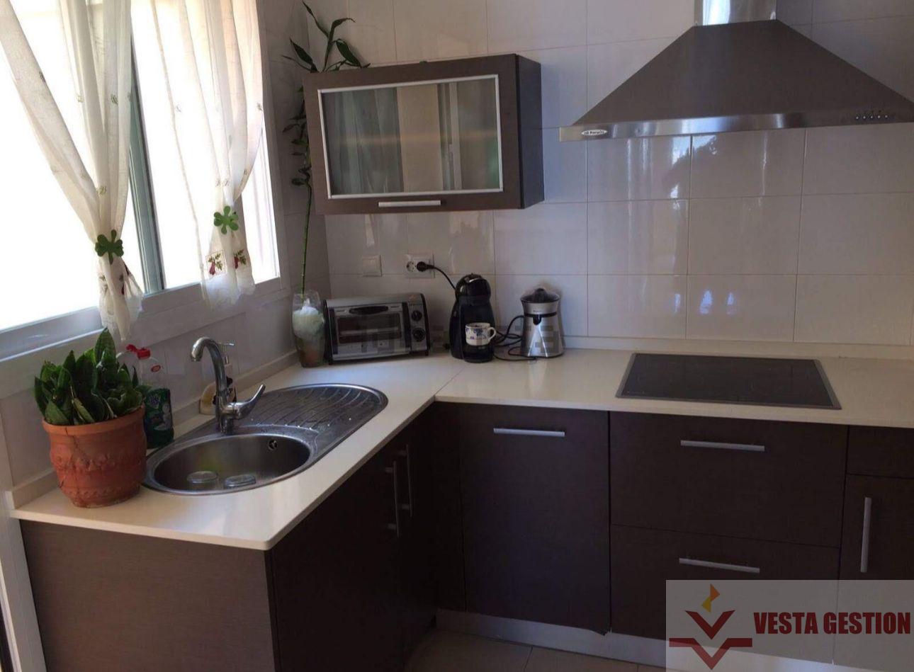 For sale of house in San Fernando