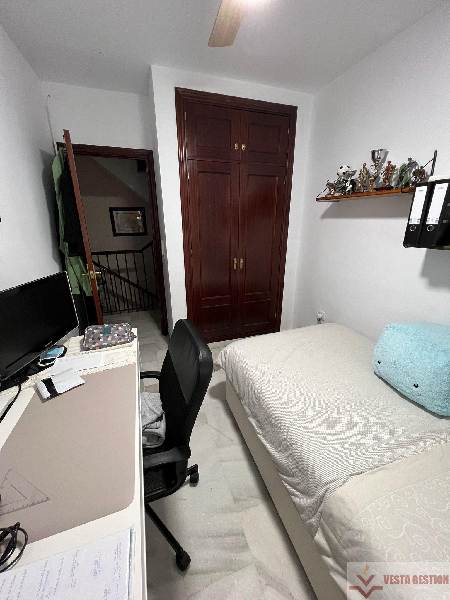For sale of house in San Fernando