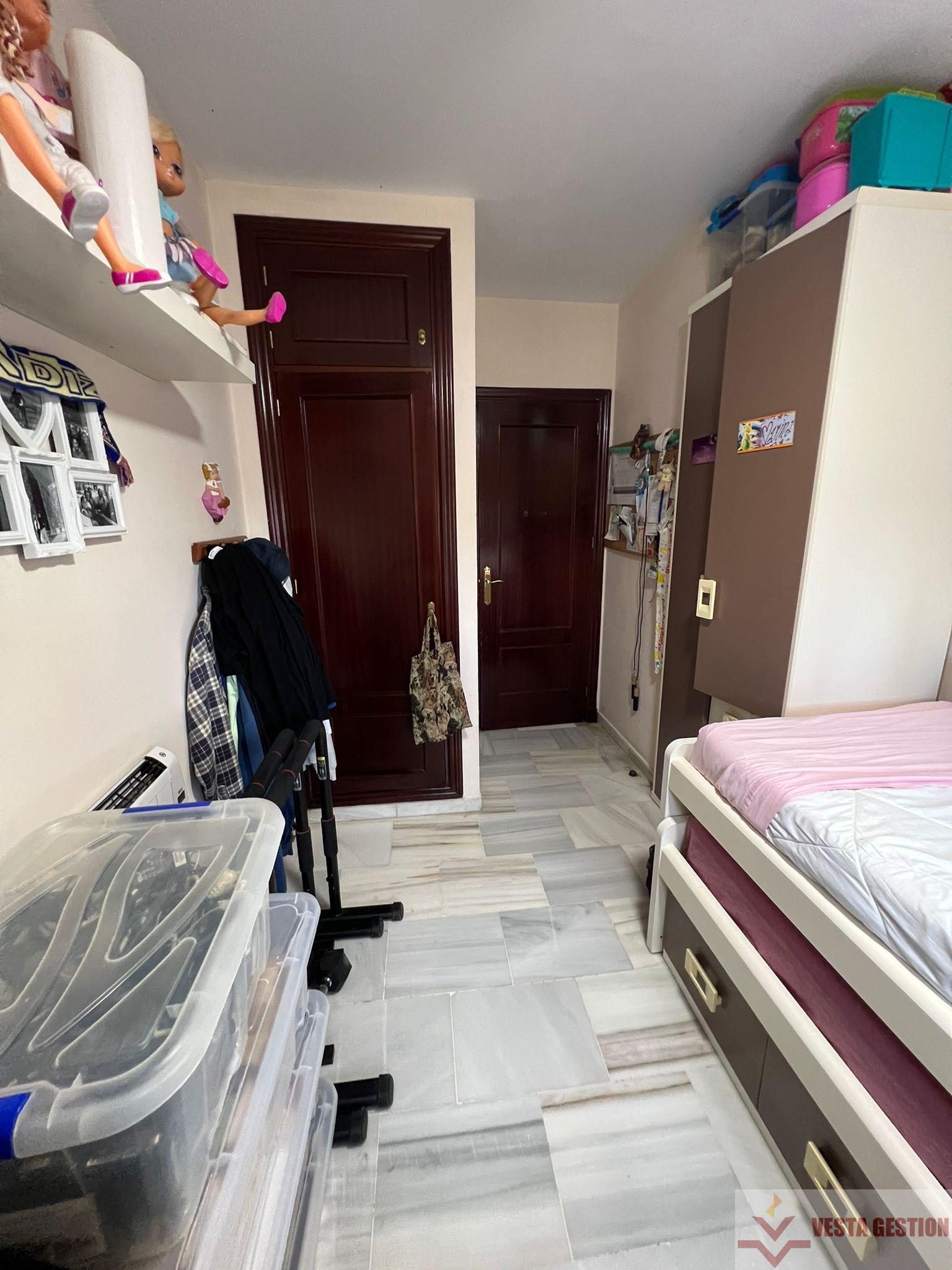 For sale of house in San Fernando