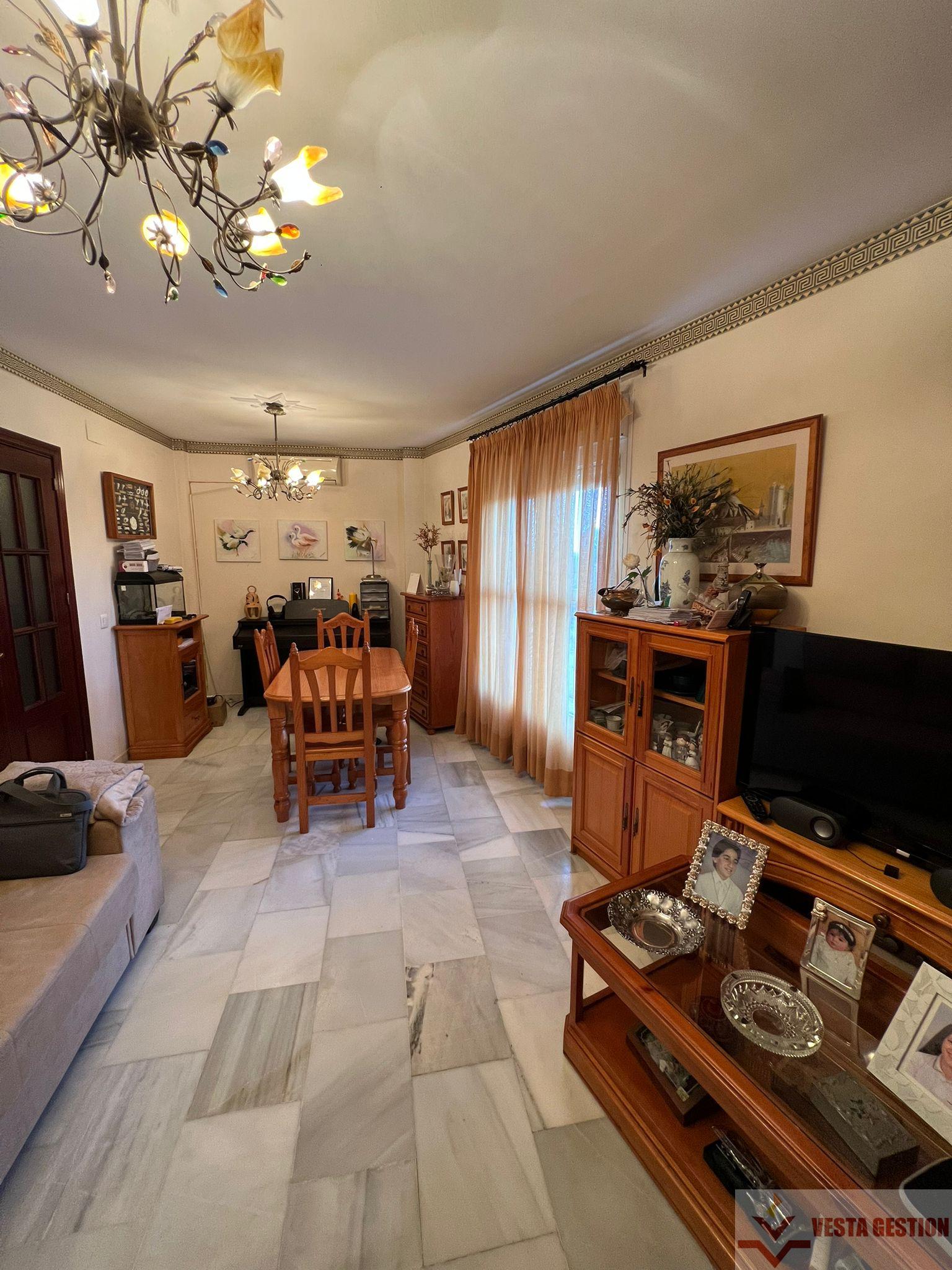 For sale of house in San Fernando