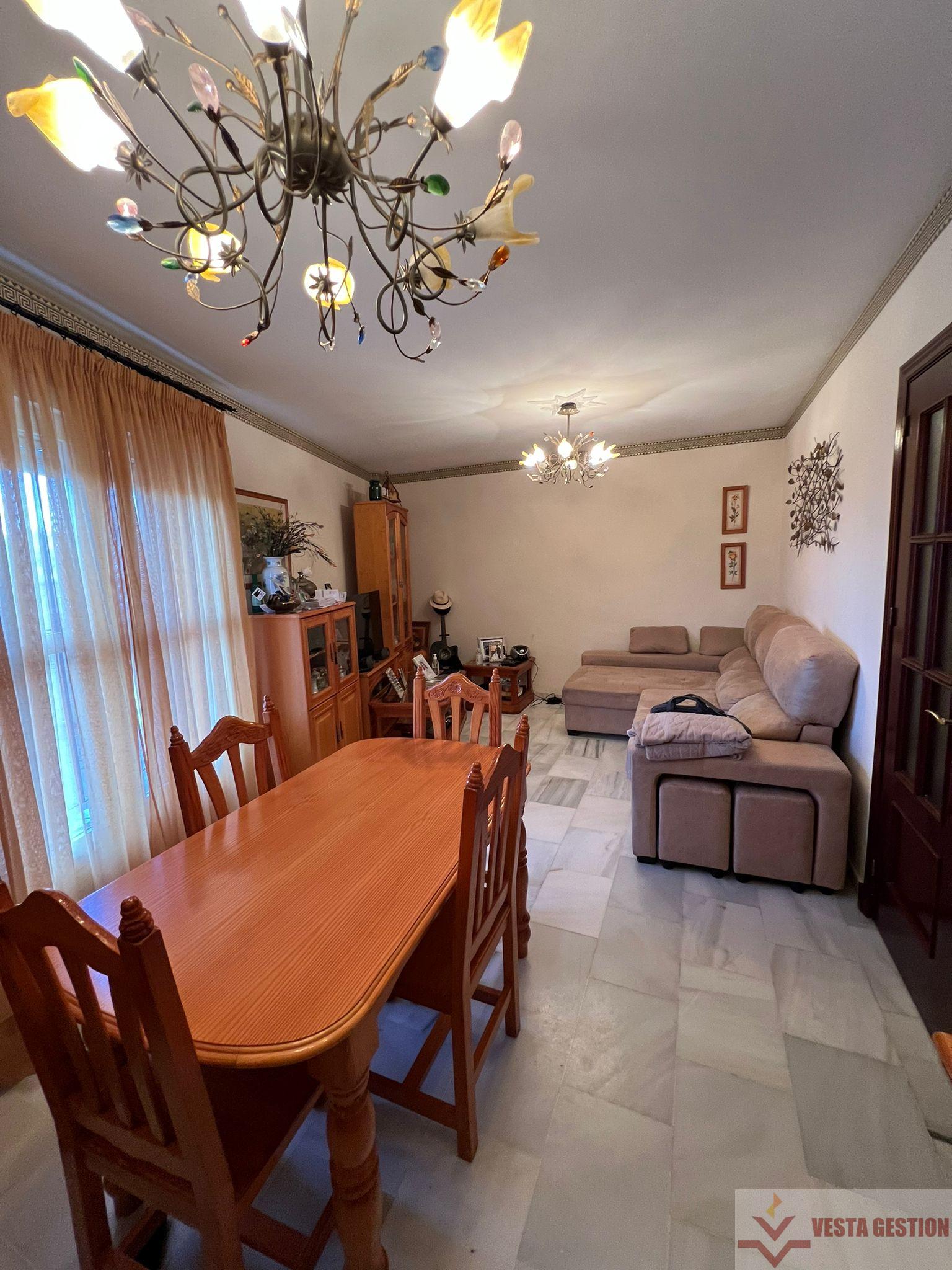 For sale of house in San Fernando