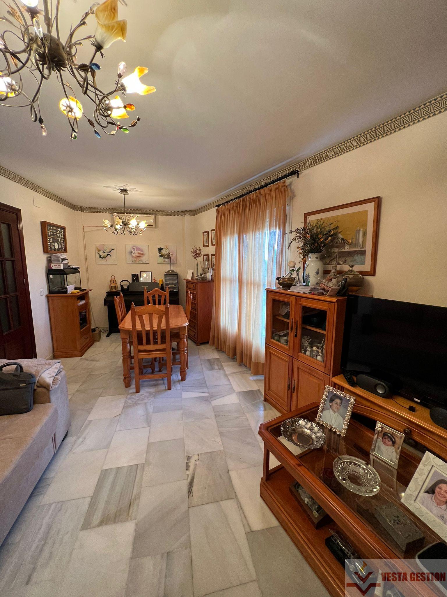 For sale of house in San Fernando