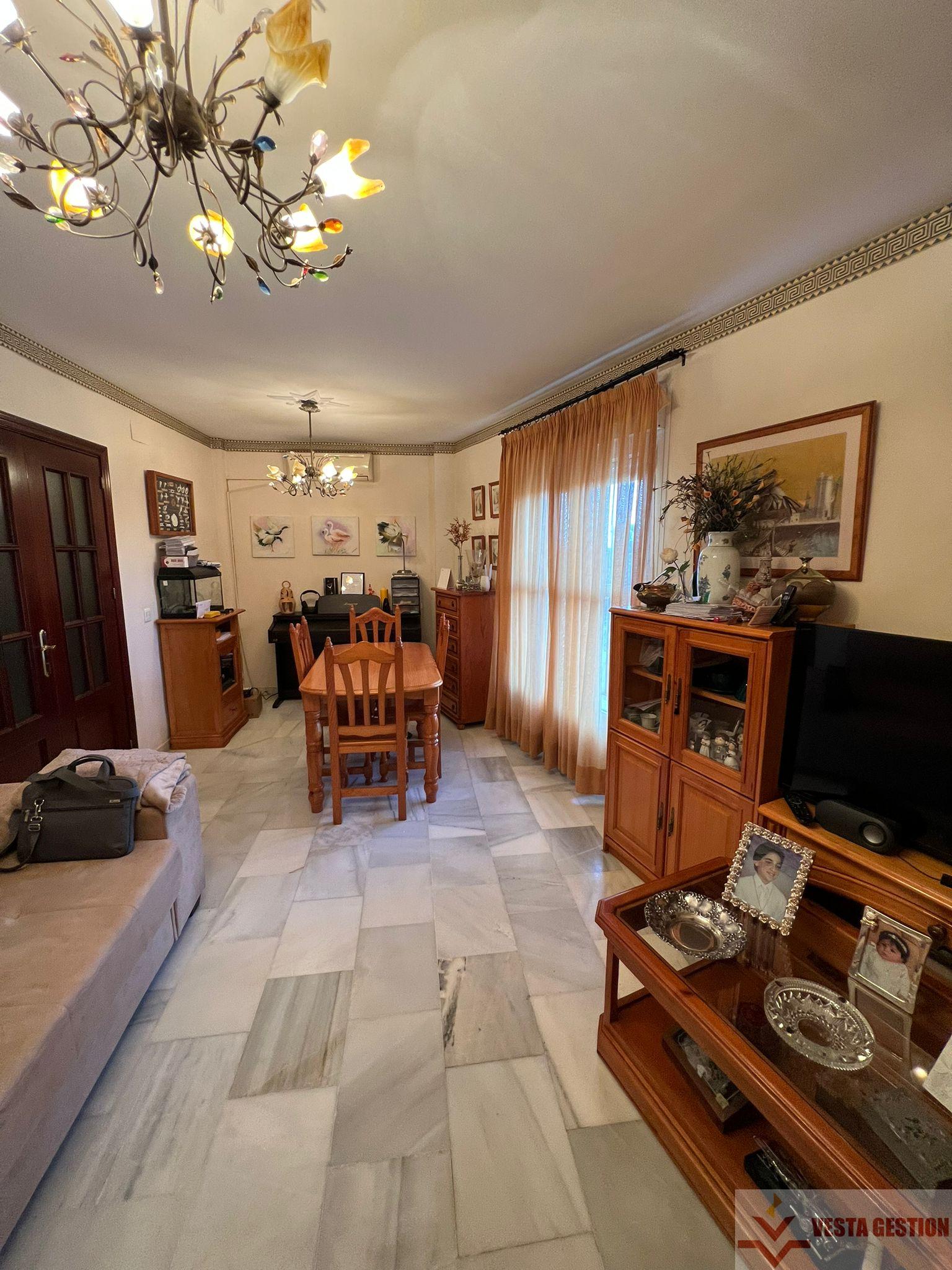 For sale of house in San Fernando