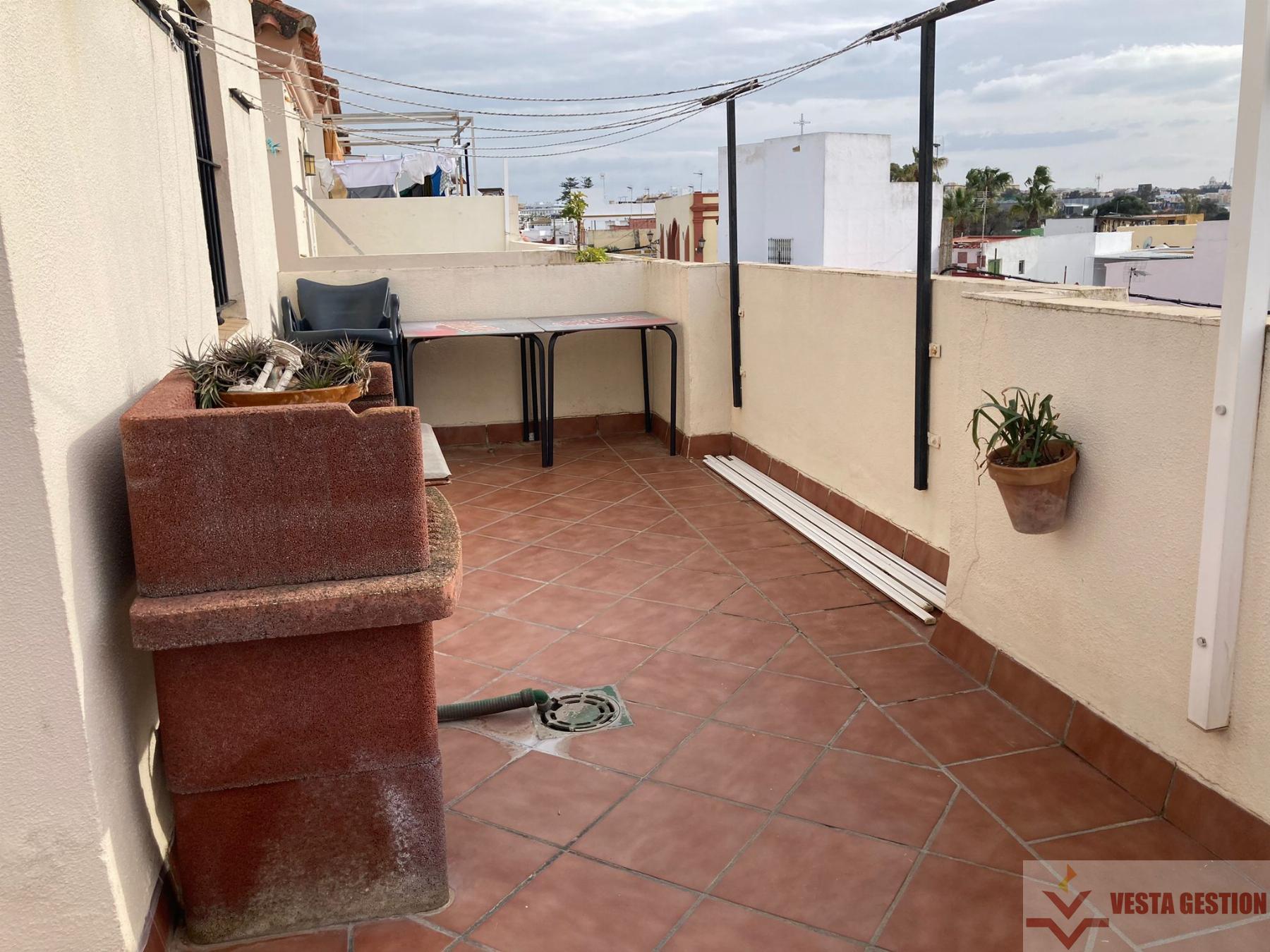 For sale of house in San Fernando