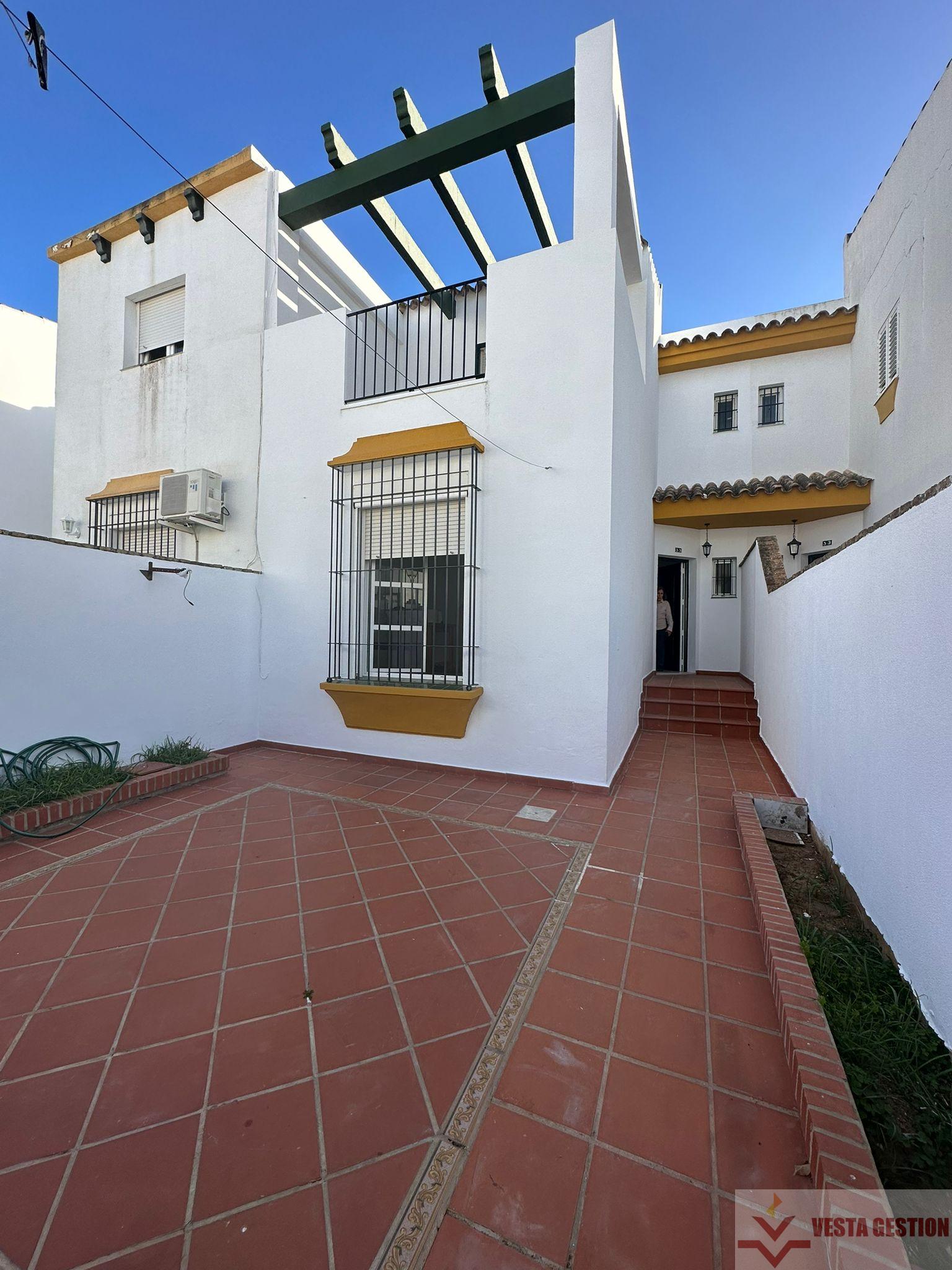 For sale of house in Chiclana de la Frontera