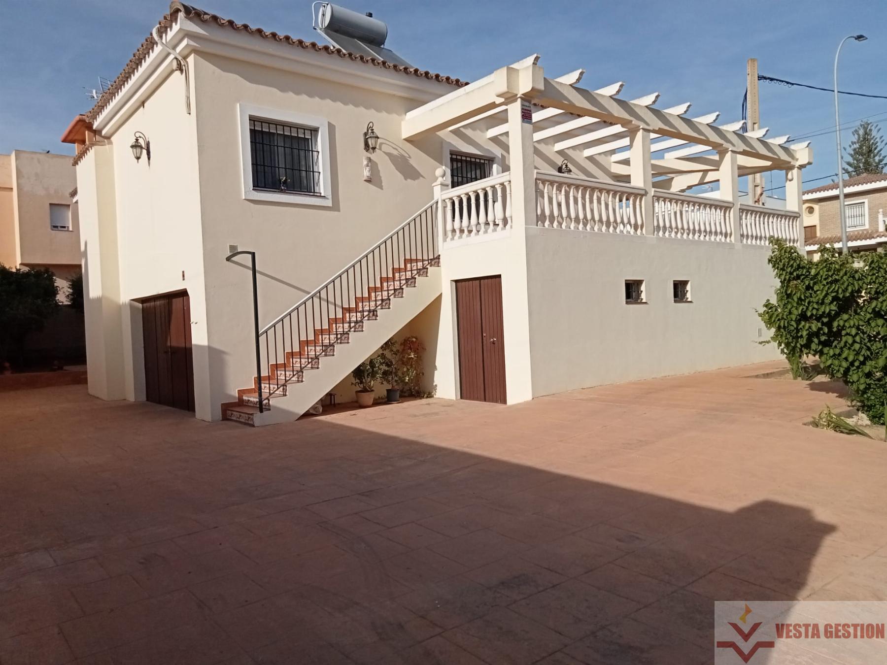 For sale of chalet in Chiclana de la Frontera