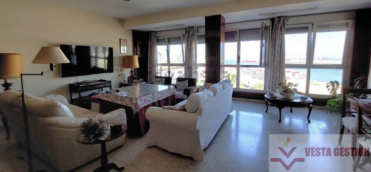 For sale of flat in Cádiz