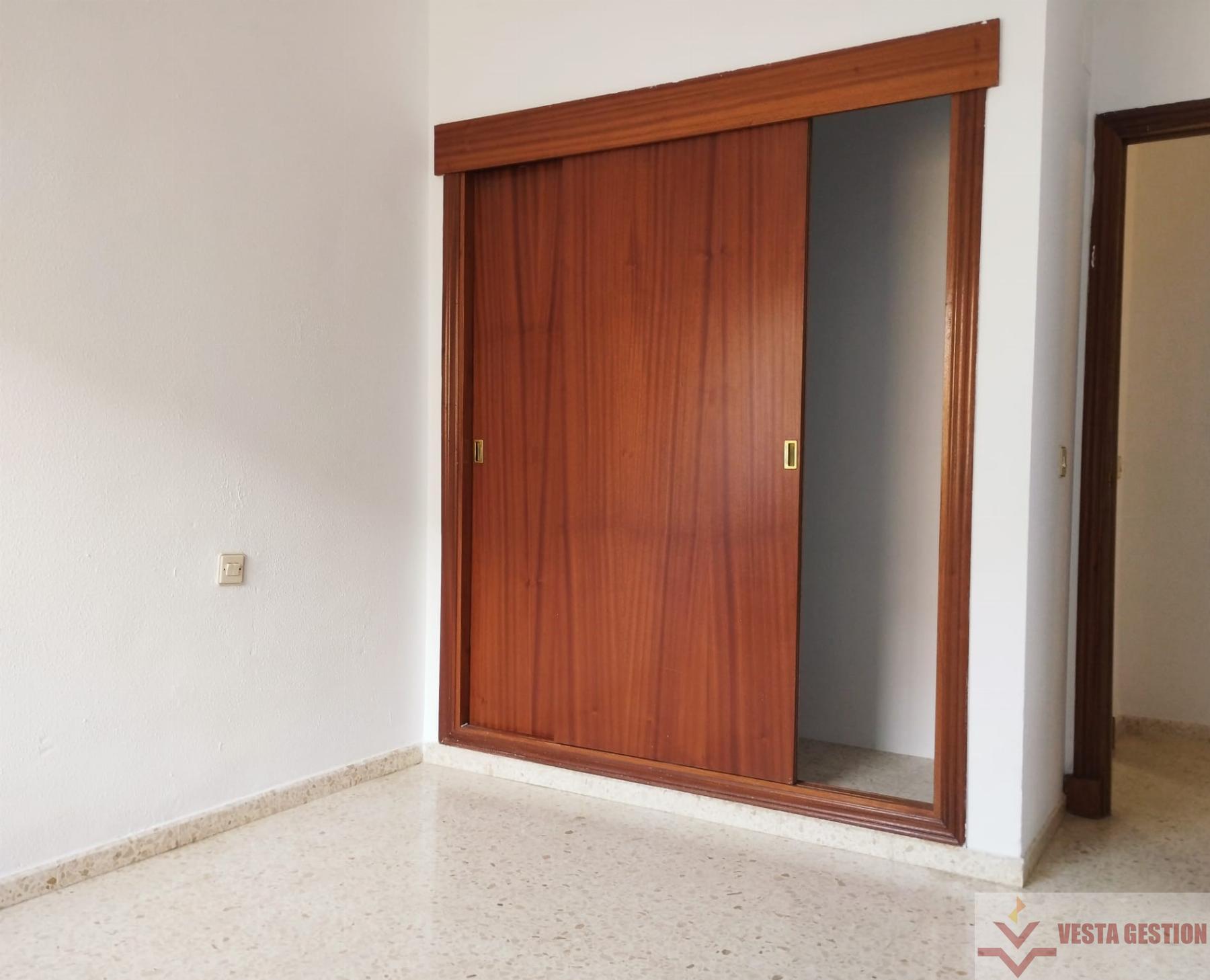 For sale of flat in San Fernando