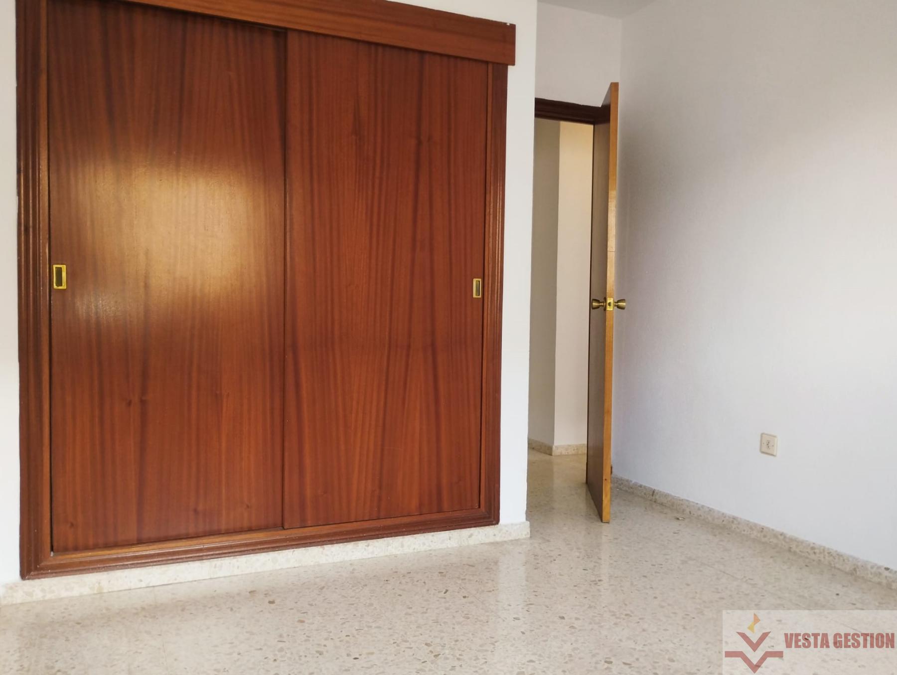 For sale of flat in San Fernando