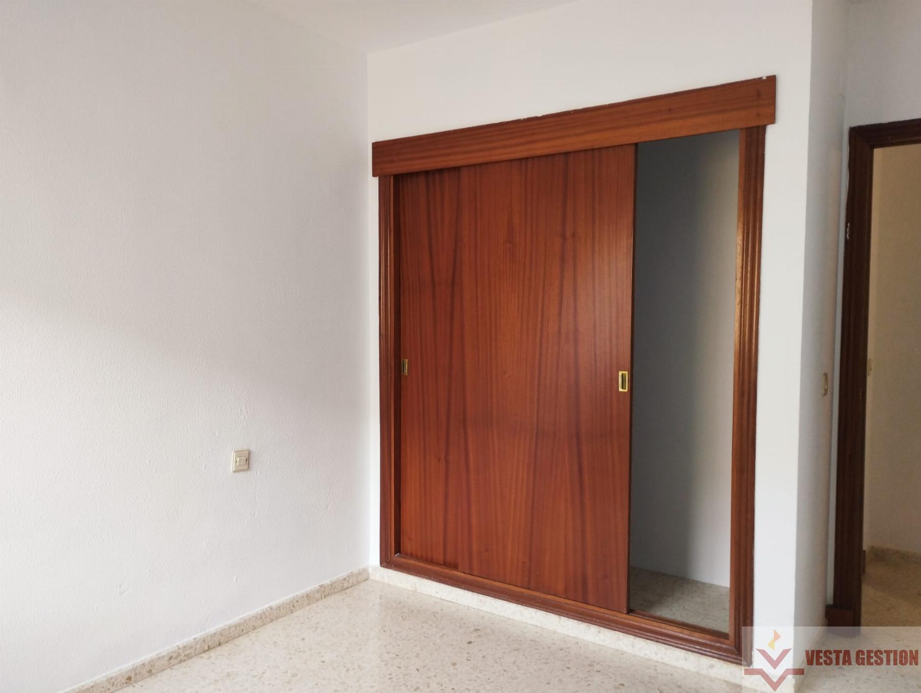 For sale of flat in San Fernando