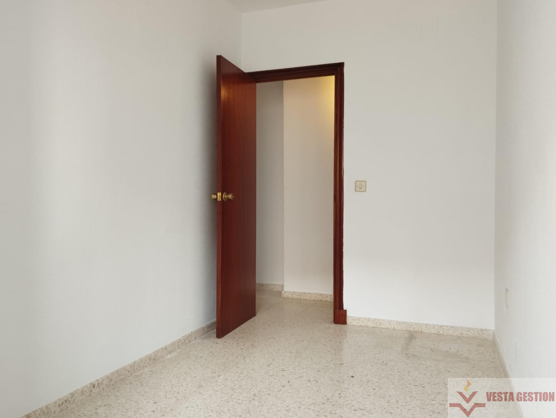 For sale of flat in San Fernando