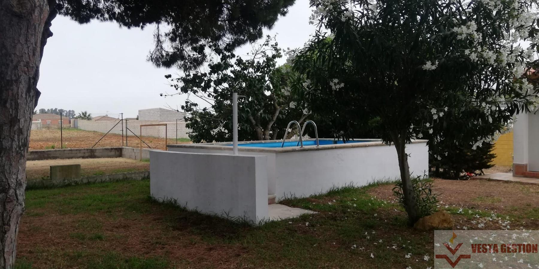 For sale of chalet in Chiclana de la Frontera