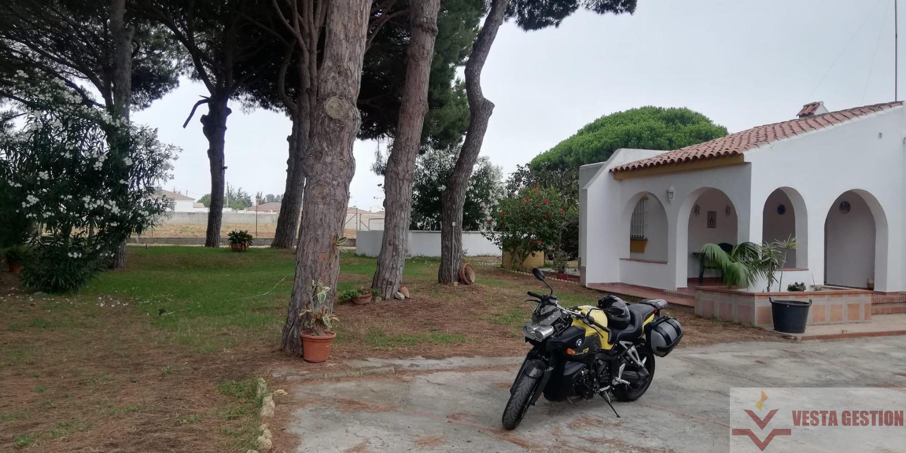 For sale of chalet in Chiclana de la Frontera