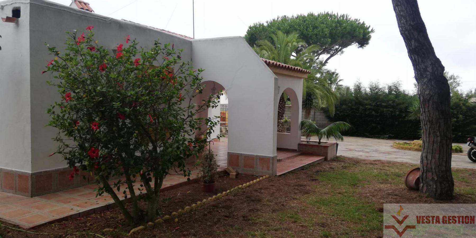 For sale of chalet in Chiclana de la Frontera
