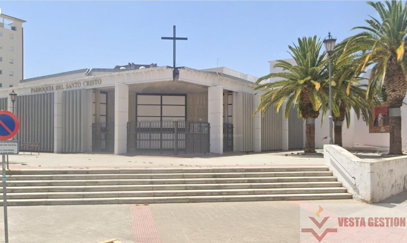 For sale of building in San Fernando