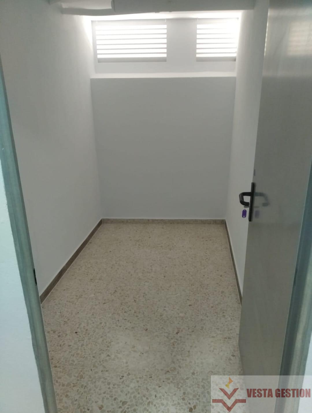 For sale of storage room in Conil
