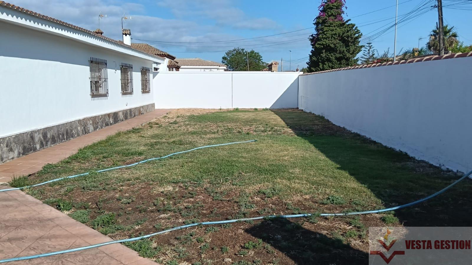 For rent of chalet in Chiclana de la Frontera