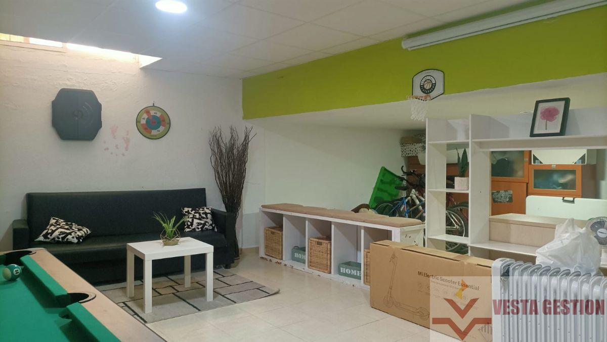 For sale of house in San Fernando