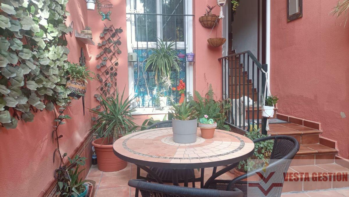 For sale of house in San Fernando