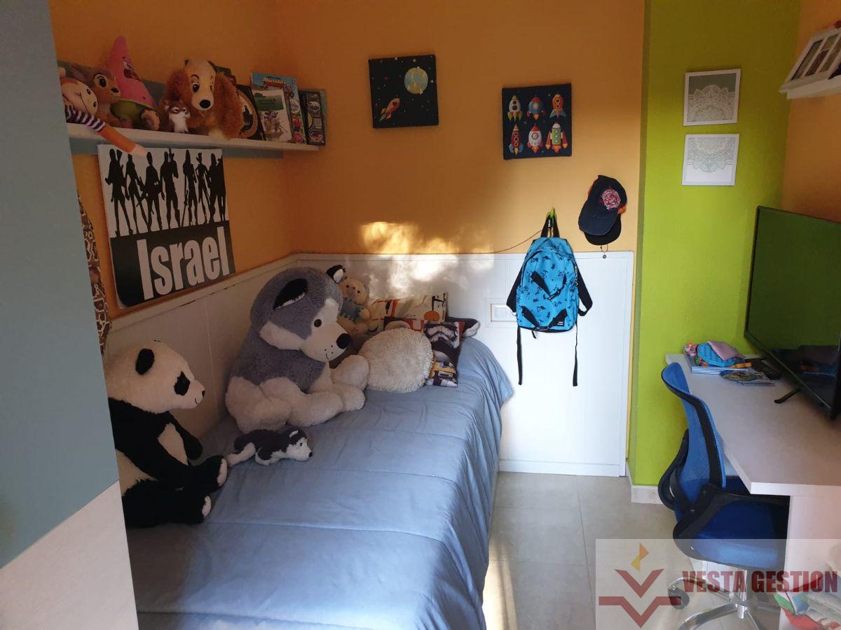 For sale of house in San Fernando